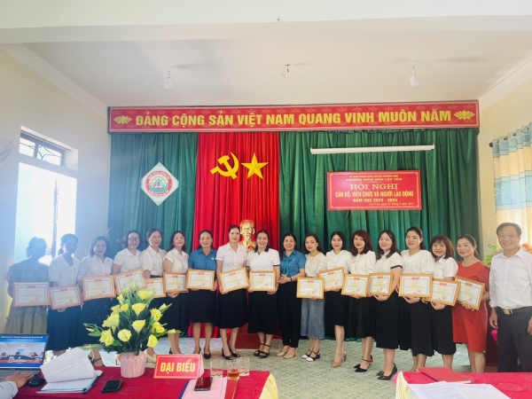 Trường mầm non Lộc Yên tổ chức Hội nghị cán bộ, công chức, viên chức năm học 2023-2024